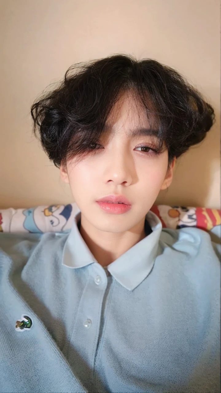 Canon RF85mm f/1.2,masterpiece,best quality,ultra highres,vc,1 girl,(korean mixed,kpop idol:1.2),solo,white_shiny_skin,black eyes,necklace,((brown_long_wavy_hair)),((pink_shiny_lips)),eyelashes,bangs,aface,make-up,shiny,Pore,skin texture,bracelet,offshoulder,see-through,big breasts