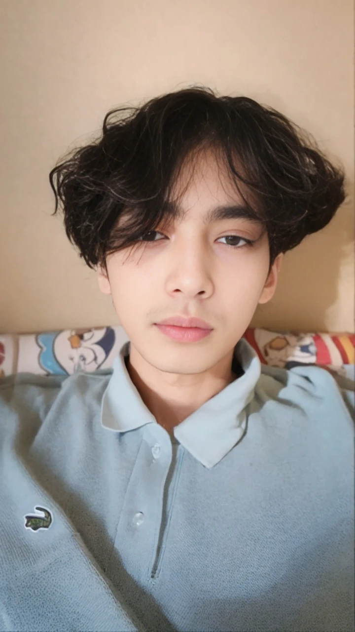 musician、A refreshing handsome man in his 40s、（Super cool S-class guy）、Japanese Male, 40 years old、、Photo taken in a cafe、a handsome guy、（CG Unity 8K high resolution photo）、（Very detailedＳA handsome guy in class）、（Realistic）、（highest quality））、Very detailed、super high quality、expensive、audience、kind person、Very beautiful hair　Perm Hair、Bright photo、Handsome like a model、Handsome like an idol、Looking into the camera、inside a stylish cafe、Stubble