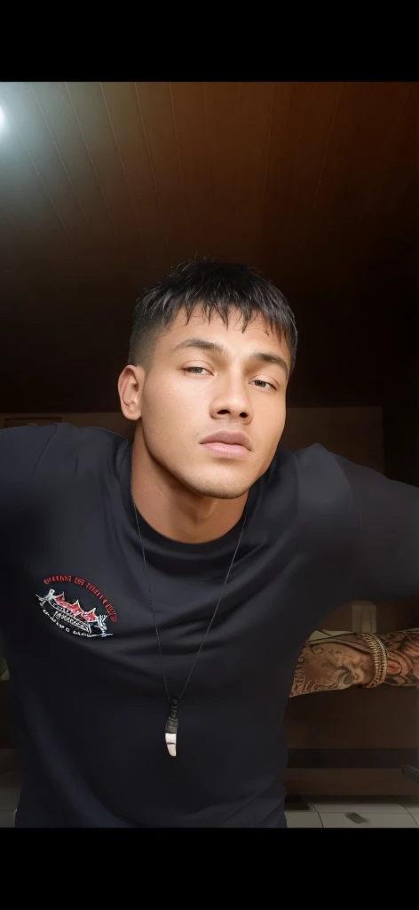 Imagem bruta, photo-realistic, sem contraste, highest resolution, tiro de comprimento total, clean sharp focus, Filmed on camera, filmic grain, natural lighting, Professional Color Grading, stablydiffuseds, Man, manly, macho, young man, olhos azuis, Homem norte-americano, Interior, pele branca, ABS de seis pacotes definidos, Pecs, Muscles, Realistic-looking skin, imagem da mais alta qualidade, Olhos delicadamente esculpidos, Pele delicadamente esculpida, cabelos delicadamente esculpidos, no watermarks, sem palavras, Plano de fundo claro