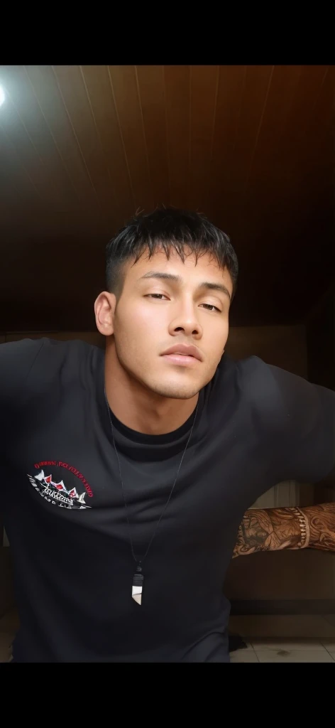 Imagem bruta, photo-realistic, sem contraste, highest resolution, tiro de comprimento total, clean sharp focus, Filmed on camera, filmic grain, natural lighting, Professional Color Grading, stablydiffuseds, Man, manly, macho, young man, olhos azuis, Homem norte-americano, Interior, pele branca, ABS de seis pacotes definidos, Pecs, Muscles, Realistic-looking skin, imagem da mais alta qualidade, Olhos delicadamente esculpidos, Pele delicadamente esculpida, cabelos delicadamente esculpidos, no watermarks, sem palavras, Plano de fundo claro