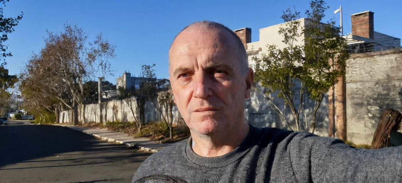 award winning upper body portrait photo of a man an old screaming sailor, wearing scarf, eyes looking upwards, (bokeh:0.7), sidelit, (wrinkled face in detail:0.7), telephoto, moonlit, torchlit, gritty atmosphere, oceanic night exterior, realistic, intricate details, true aged skin texture