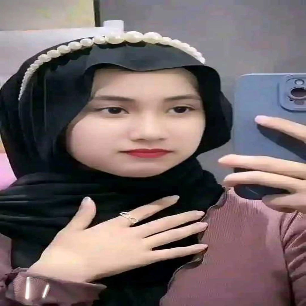 there is a woman rounded breasts taking a selfie with her cell phone, hijab, with accurate face, lovely woman, very beautiful girl, profile pic, real ungine, handsome girl, malaysian, very low quality, with lovely look, attractive girl, leaked, sakimi chan, she is facing the camera, she has a cute face, picture, very clear picture ultra 8K