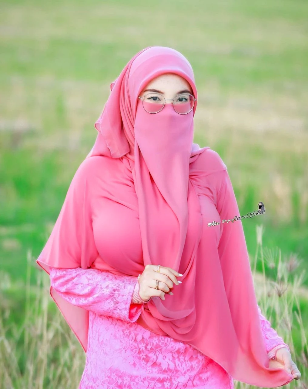 High resolution UHD, Improvement of quality, Soft lighting, Highly detailed, Very detailed on clothes, high quality clothes, Advanced Details, Sharp Focus, High resolution, Big Boobies, Big Breasts, Breasts Covered With Hijab and Dress, Real clothes, Real Lighting, Same clothes, Same dress With Big Breasts, Big Boob Undershirt covered