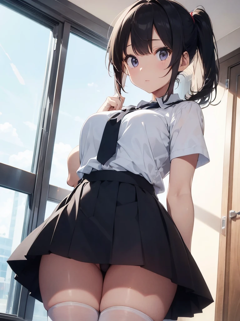 You can see inside her skirt、Not wearing pants、I can see the pussy