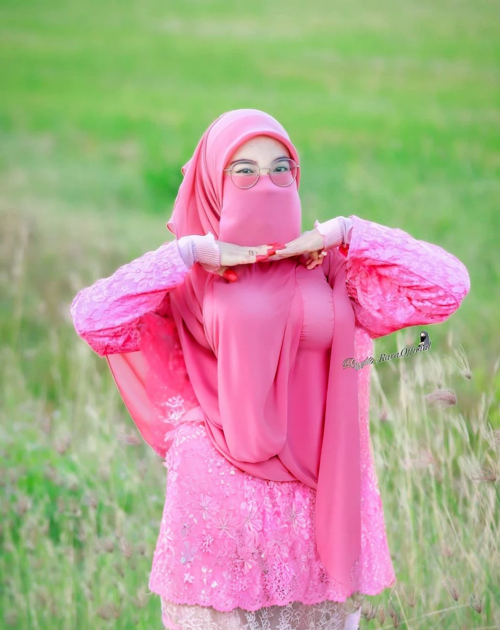 High resolution UHD, Improvement of quality, Soft lighting, Highly detailed, Very detailed on clothes, high quality clothes, Advanced Details, Sharp Focus, High resolution, Big Boobies, Big Breasts, Breasts Covered With Hijab and Dress, Real clothes, Real Lighting, Same clothes, Same dress With Big Breasts, Big Boob Undershirt covered