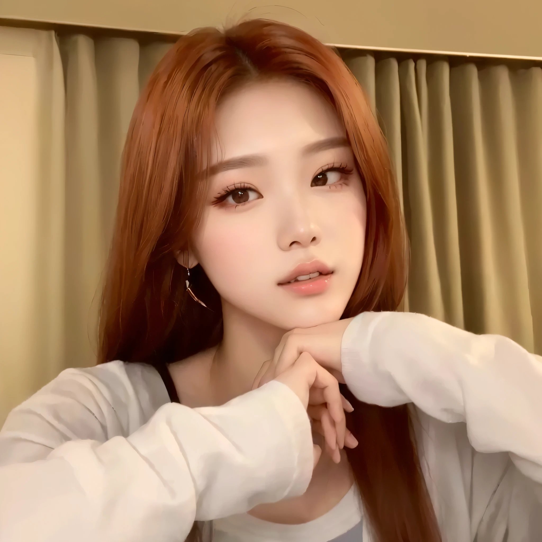 un primer plano de una mujer con el pelo largo y rojo sentada en una cama, Hermosa joven coreana, hermosa mujer surcoreana, Hwang Yeji ITZY, muchacha coreana, maquillaje popular de corea del sur, Hermosa joven coreana, Hwang Yeji, pale korean adorable face, portrait of yeji de itzy, Maquillaje coreano popular, Hwang Yeji, joven y adorable rostro coreano, Yeji de ITZY