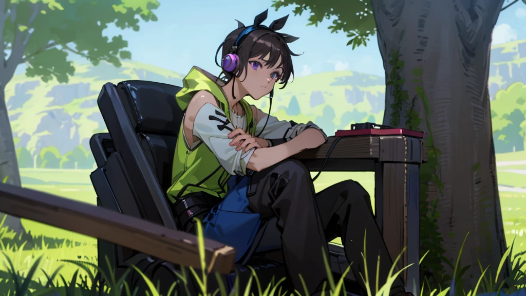 A young man in a  sits leaning against a tree., Has purple eyes and dark black hair., seriously listening to music,Wear blue-white headphones,green grass background,blue sky