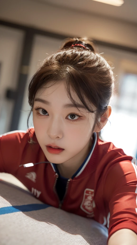 Highly detailed CG Unity 8K wallpapers,top Quority,Super detailed,tmasterpiece,realisticlying,photograph realistic,Very detailed cute girl,25 age old,musculature,Microabs,Round eyes,peeping at the viewer,Be red in the face,parted lip,Half-body shooting,
track suit , gym room,