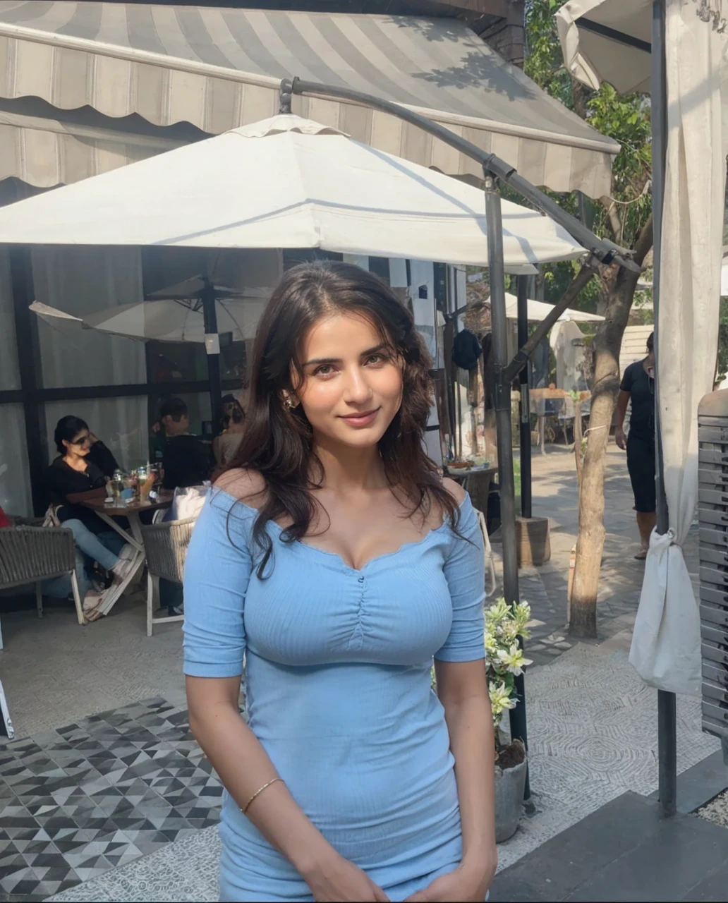Face of kateina kaif, show more cleavage