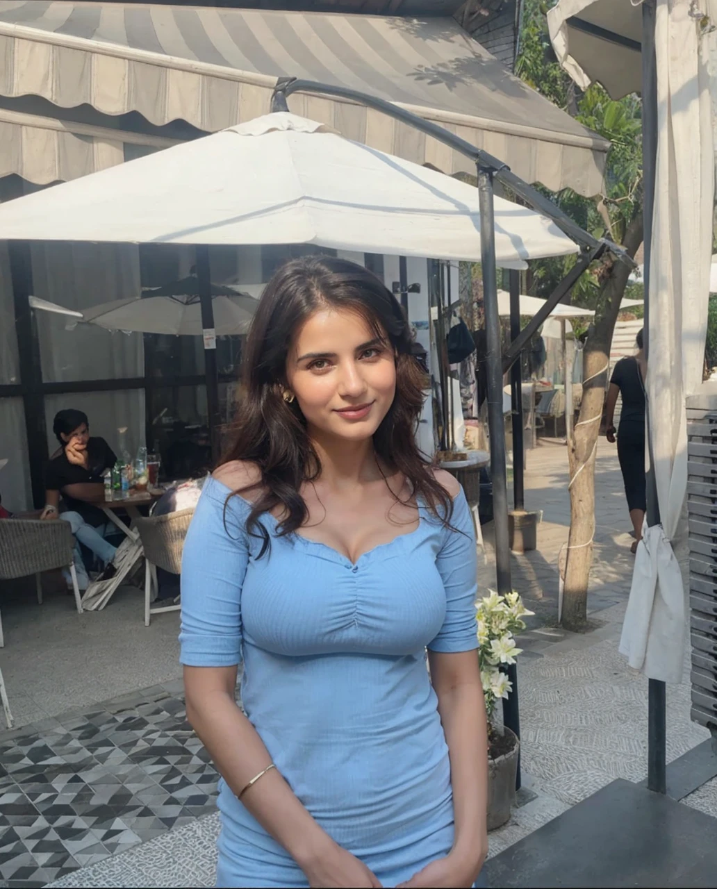 Face of kateina kaif, show more cleavage