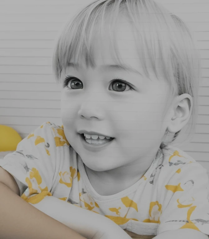 Realistic color photography style、Smiling emphasizes nasolabial folds. Make the chin a little thinner and accentuate the nasolabial folds.、I want it to look more like a color photograph.........。3 year old boy, Xu々To、Clearly visible、鼻から口Toかけての深いほうれい線を強調します、Generate left and right dimples、Show me your beautiful smile.。Make your eyes look cute with double eyelids.