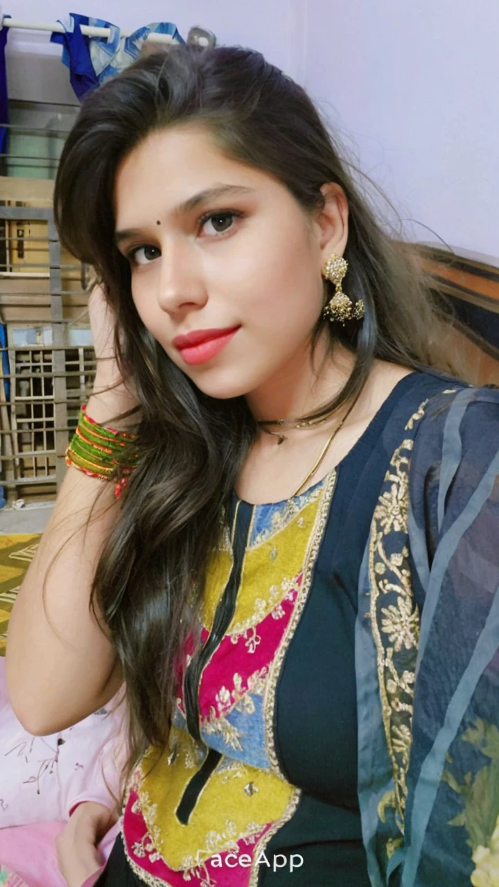 1girl in, age19, Solo, Long hair, Colossal , Looking at Viewer, blondehair, Bare shoulders, Brown eyes, jewely, Full body, a necklace, off shoulders, Sweaters, Realistic, A sexy