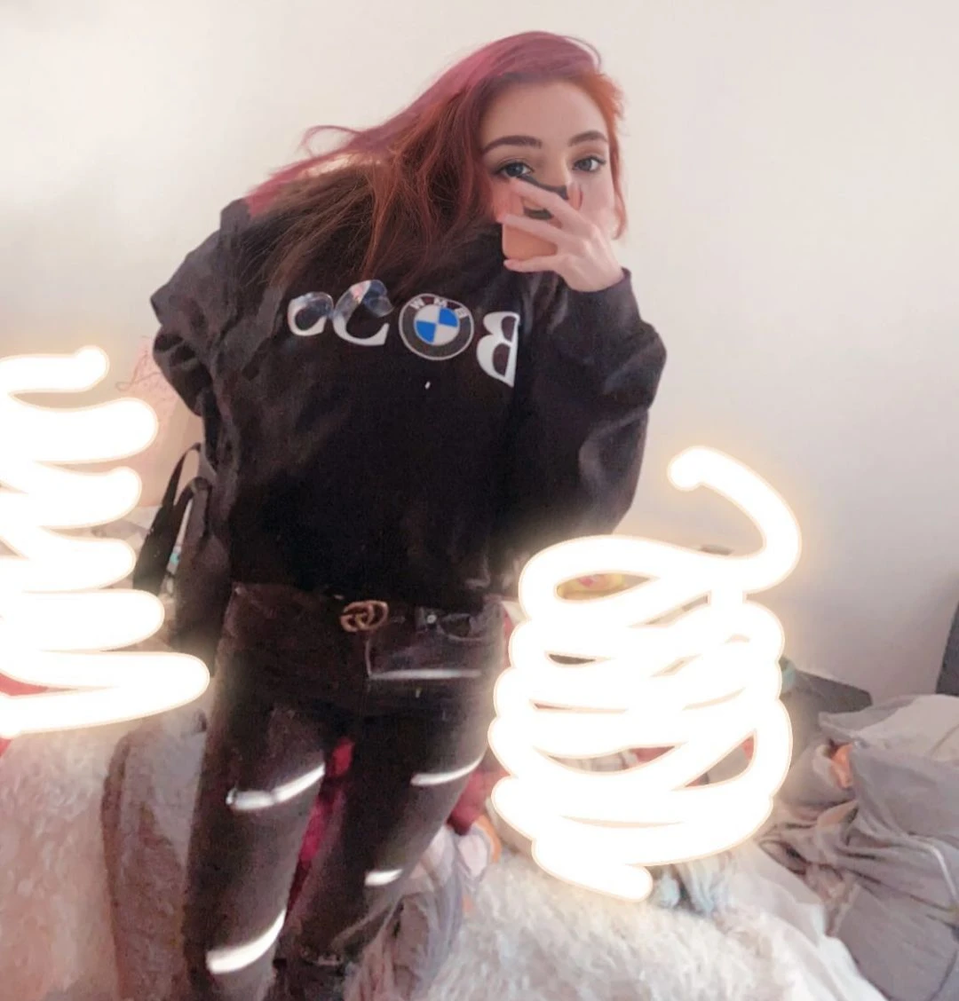 (((Masterpiece))), 25-year-old Caucasian French girl with shoulder-length messy red hair, adorned with crystal glow, blooming hair akin to . Certainly!