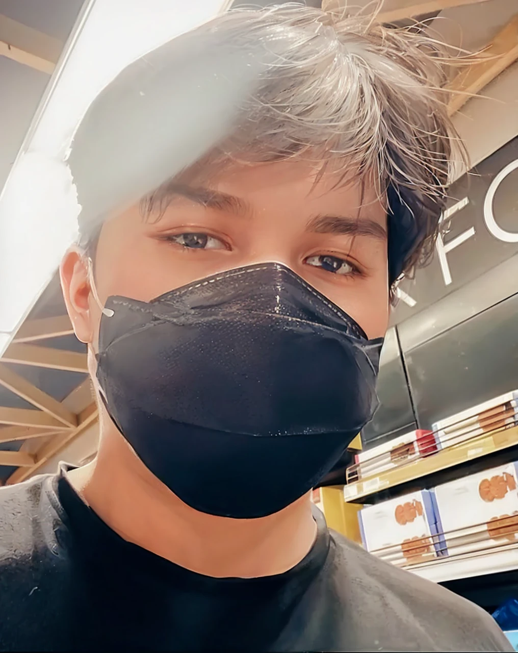 1 beautiful 20 year old girl, oval face, wearing a black hijab, wearing a gray shirt, sitting, high quality, high detail, 4k
2 20 year old men, oval face, handsome short hair, wearing black t-shirts, high quality, high detail, 4k