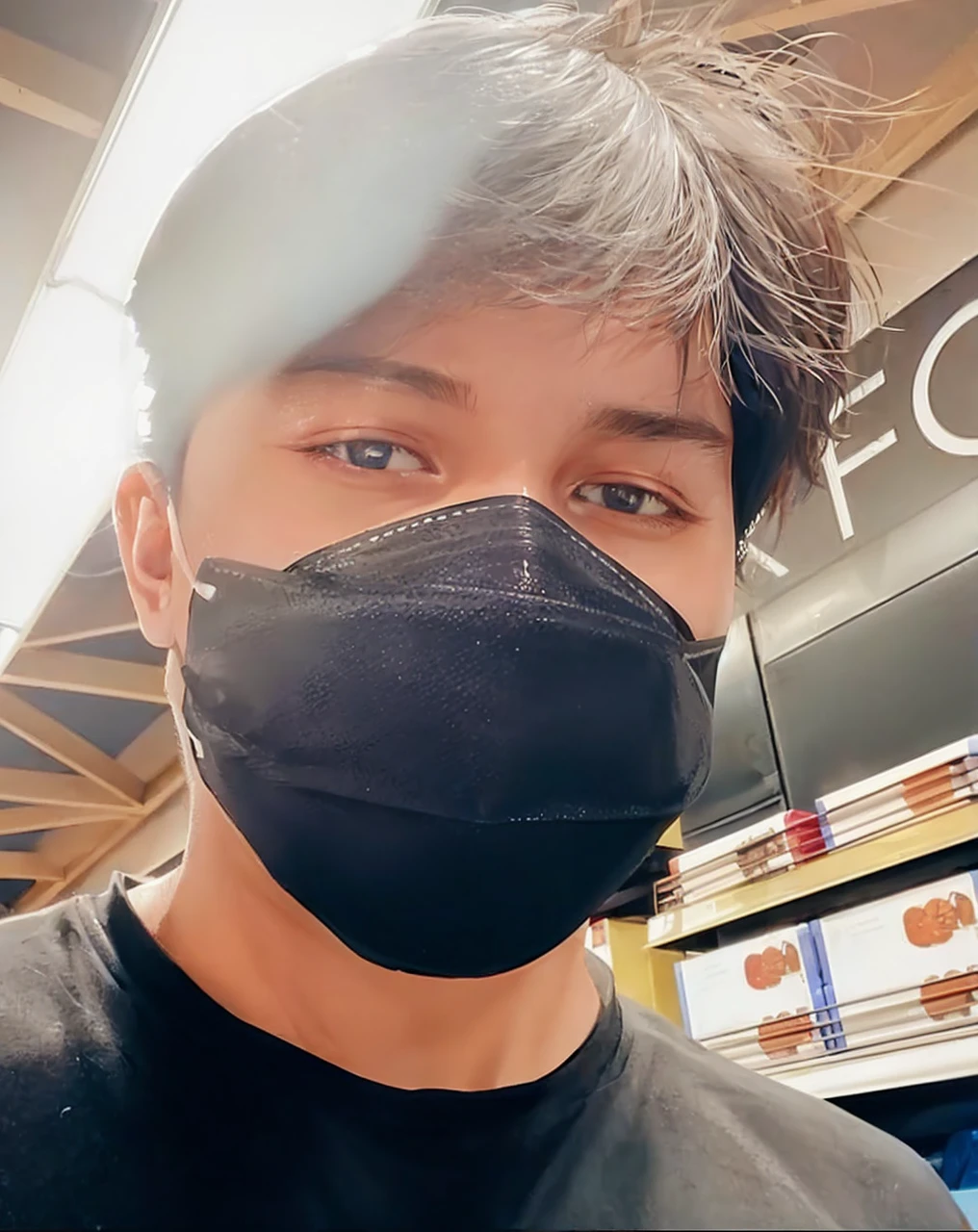 1 beautiful 20 year old girl, oval face, wearing a black hijab, wearing a gray shirt, sitting, high quality, high detail, 4k
2 20 year old men, oval face, handsome short hair, wearing black t-shirts, high quality, high detail, 4k