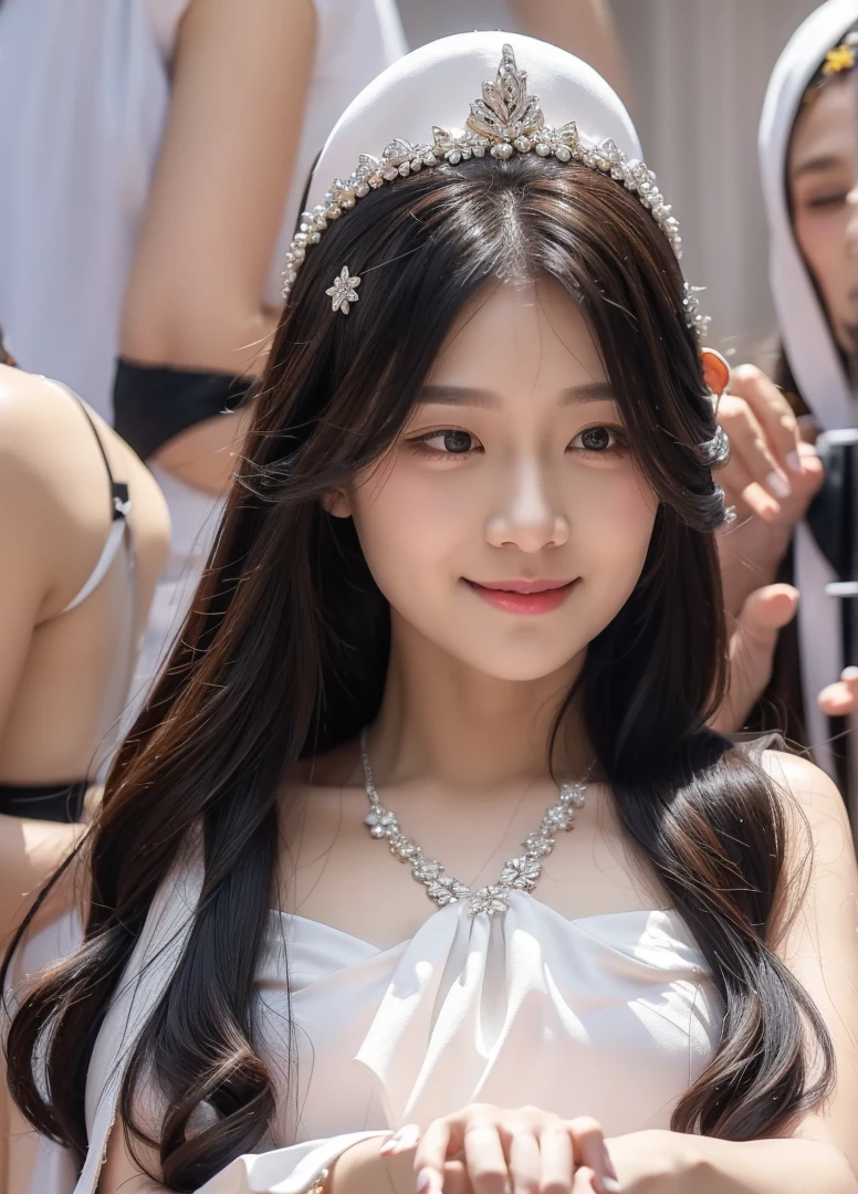 Wearing a Melody decoration on her head，Wearing a white dress，Sing on stage