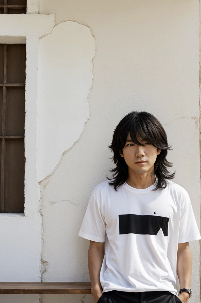 Crea a Satoru gojo con una playera blanca que en letras negras diga Miguel 