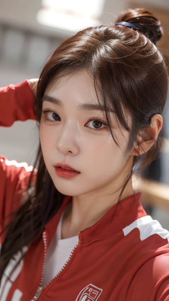 Highly detailed CG Unity 8K wallpapers,top Quority,Super detailed,tmasterpiece,realisticlying,photograph realistic,Very detailed cute girl,25 age old,musculature,Microabs,Round eyes,peeping at the viewer,Be red in the face,parted lip,Half-body shooting,
track suit , gym room,