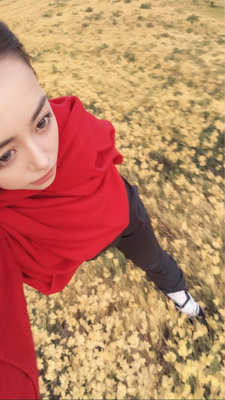 8k, best quality, masterpiece, realistic, ultra detail, photo realistic, Increase quality,
a photo of a girl standing in a field with a scarf, in the style of dark and brooding designer, voluminous mass, photobash, serene faces, jagged edges, navy, natural beauty, close-up shot