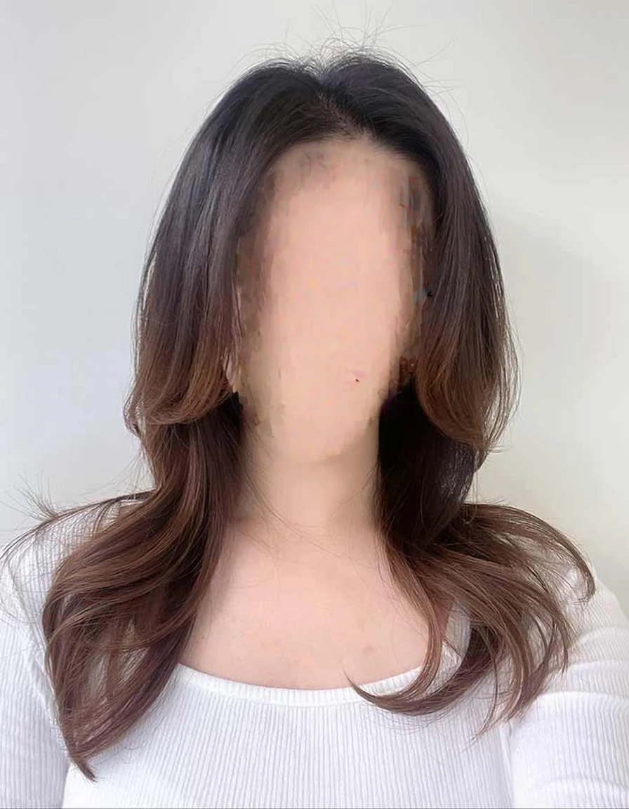 Best Quality, 8k, Masterpiece, (Portrait: 1.3), (photo realistic:1.4), (hyper realistic:1.4), Sharp Focus, looking at viewer, (smoother lighting:1.1), (increase cinematic lighting quality:0.9), realistic lighting, backlighting, light on face, ray trace, (brightening light:1.2), (Increase quality:1.4), sharp detail, (best quality real texture skin:1.4), finely detailed eyes, black_eyes, finely detailed face, 25 year old Korean woman