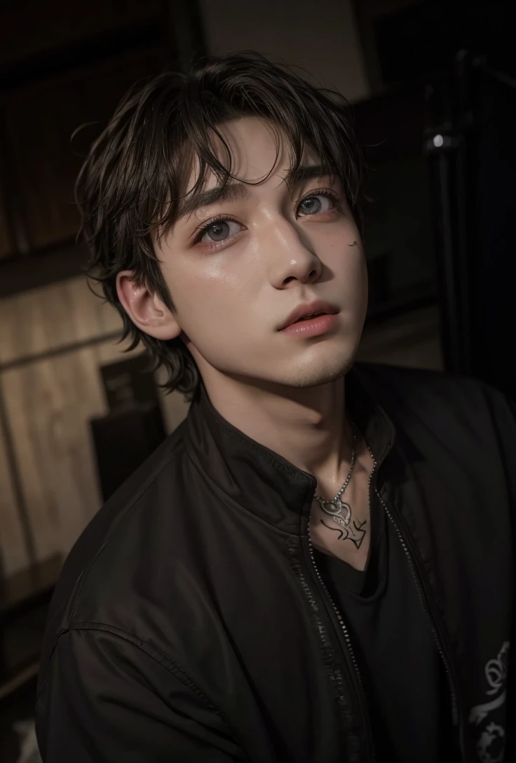 Bangchan man member of stray kids with amber eyes, and neck tattoos olhar masculino marcante