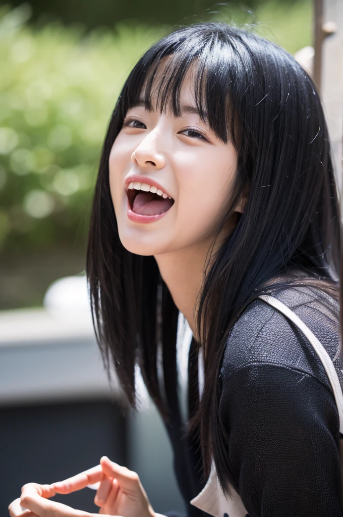 Japanese　Black Hair　With his mouth open