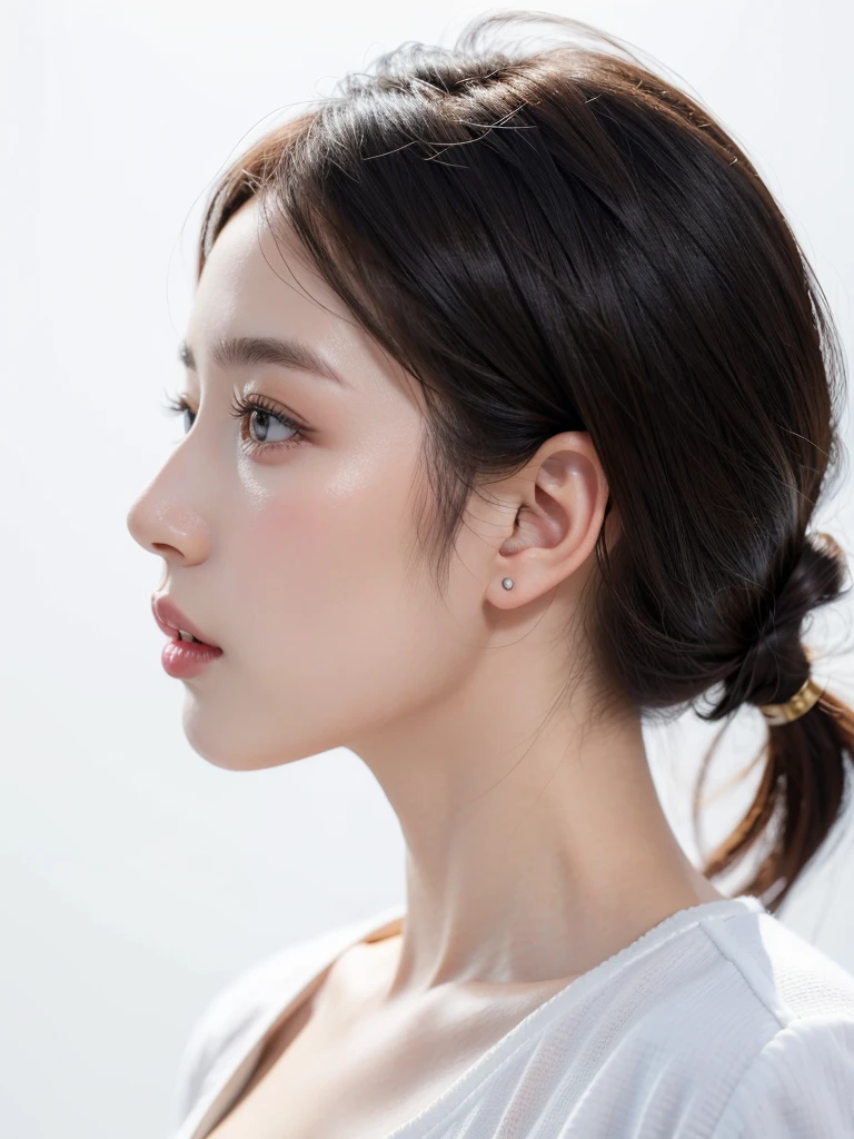 1 Girl, (masterpiece:1.3), (4K, born, Sharp focus, delicate, Beautiful composition, 最high quality,) (Realistic:1.4), high quality, Very detailed,((profile:1.3))、big ears、(Realistic skin), (Intricate details), (Latex Surface:0.4), (Fine skin:1.Perfect glowing skin:0.6), (Beautiful Eyes), Round eyes, Beautiful Face,)、(White casual summer clothes:1.2)、(The simplest pure white background:1.3)、(Portrait with space:1.3)、,(short hair)、High Nose Bridge, Sparkling Eyes, Perfectly balanced face, Realistic skin hydration,日本の女子高born,Twenty year old girl,  Brown Hair, Dark blue eyes, Realistic skin texture,Realistic lighting、Big Natural Color Lip、Lip gloss,Harajuku、cute、