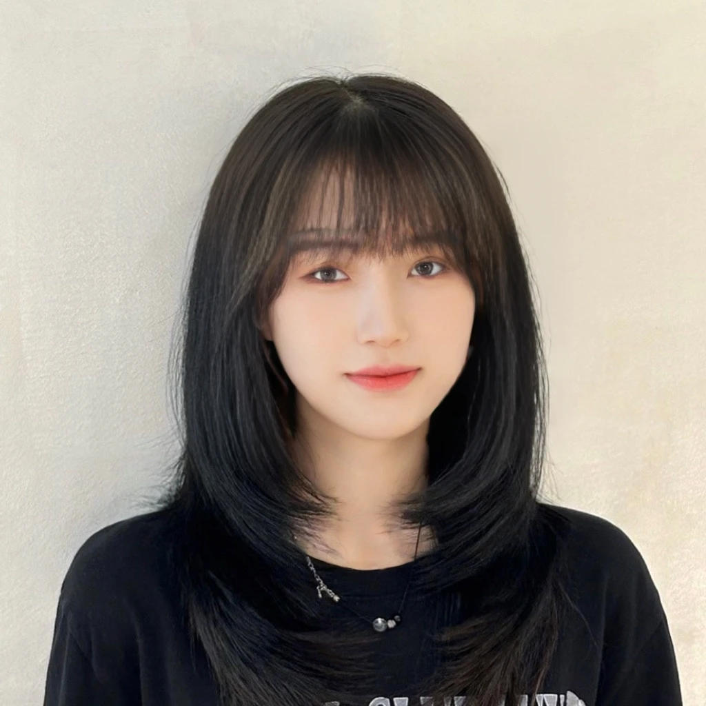 Best Quality, 8k, Masterpiece, (Portrait: 1.3), (photo realistic:1.4), (hyper realistic:1.4), Sharp Focus, looking at viewer, (smoother lighting:1.2), (increase cinematic lighting quality:0.9), realistic lighting, backlighting, light on face, ray trace, (brightening light:1.2), (Increase quality:1.3), sharp detail, (best quality real texture skin:1.4), finely detailed eyes, black_eyes, finely detailed face, 25 year old Korean woman