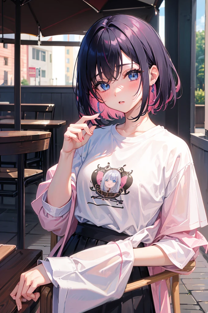 8K, Highest quality, masterpiece, Ultra-detailed、Black hair、Pink Hair streaked hair、Short Hair、、full lips、Blue Eyes、18Year-old beauty、Portrait、Cafe、Blushing、、T-Shirts、