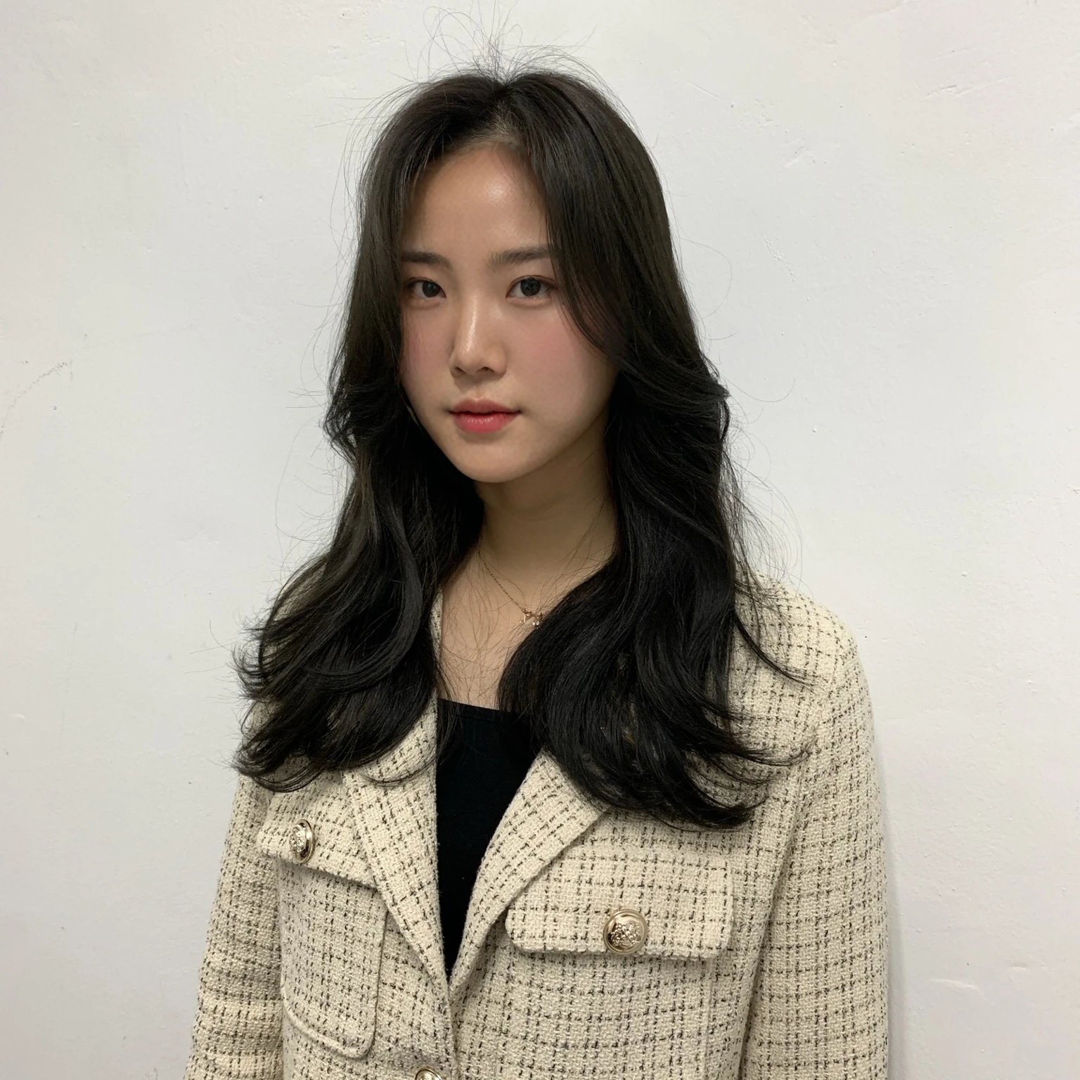 Best Quality, 8k, Masterpiece, (Portrait: 1.3), (photo realistic:1.4), (hyper realistic:1.4), Sharp Focus, looking at viewer, (smoother lighting:1.1), (increase cinematic lighting quality:0.9), realistic lighting, backlighting, light on face, ray trace, (brightening light:1.2), (Increase quality:1.4), sharp detail, (best quality real texture skin:1.4), finely detailed eyes, black_eyes, finely detailed face, 25 year old Korean woman