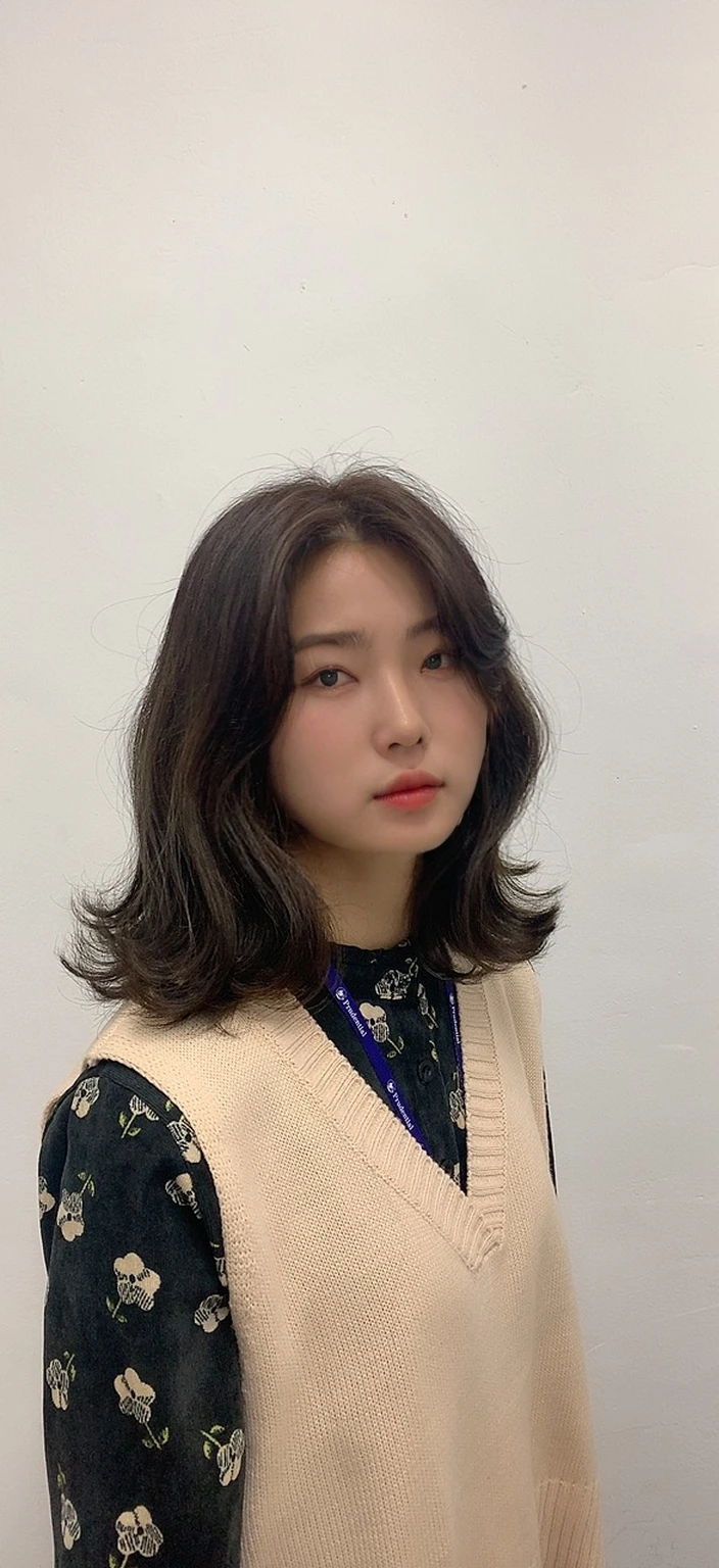 Best Quality, 8k, Masterpiece, (Portrait: 1.3), (photo realistic:1.4), (hyper realistic:1.4), Sharp Focus, looking at viewer, (smoother lighting:1.1), (increase cinematic lighting quality:0.9), realistic lighting, backlighting, light on face, ray trace, (brightening light:1.2), (Increase quality:1.4), sharp detail, (best quality real texture skin:1.4), finely detailed eyes, black_eyes, finely detailed face, 25 year old Korean woman
