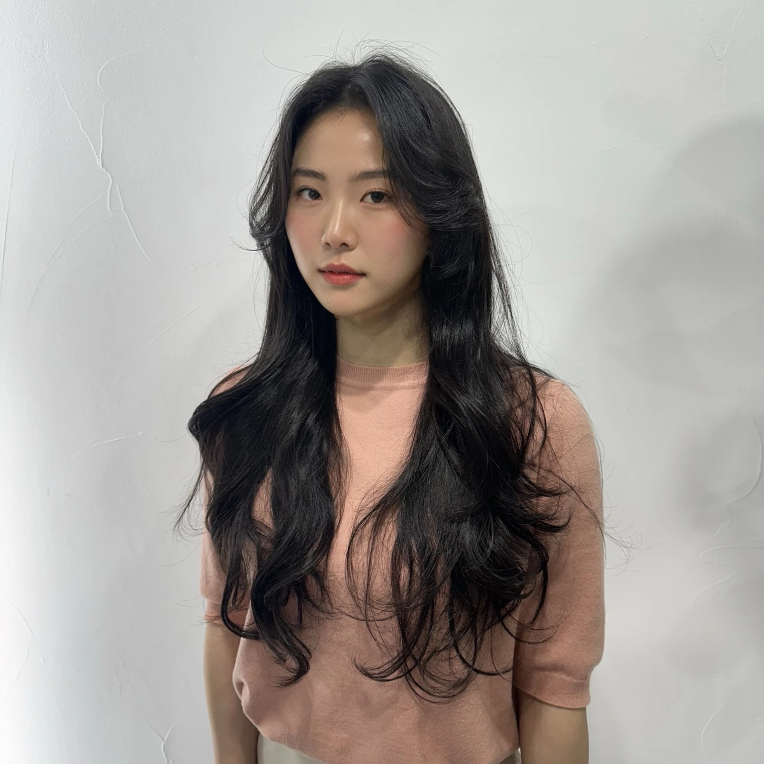 Best Quality, 8k, Masterpiece, (Portrait: 1.3), (photo realistic:1.4), (hyper realistic:1.4), Sharp Focus, looking at viewer, (smoother lighting:1.1), (increase cinematic lighting quality:0.9), realistic lighting, backlighting, light on face, ray trace, (brightening light:1.2), (Increase quality:1.4), sharp detail, (best quality real texture skin:1.4), finely detailed eyes, black_eyes, finely detailed face, 25 year old Korean woman