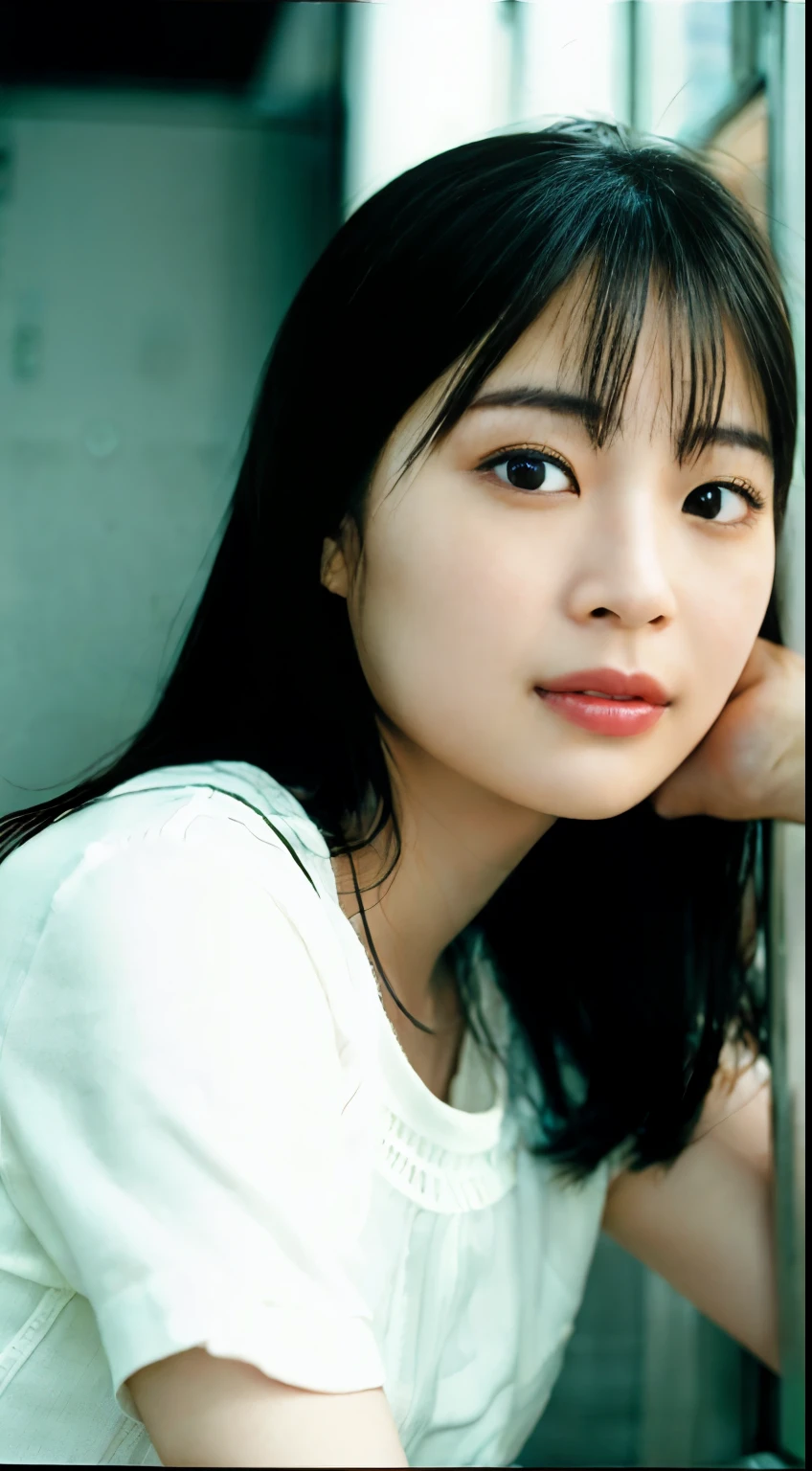 (Raw photo、Highest quality)、(Realistic、Photorealistic:1.3)、masterpiece、Very delicate and beautiful、Very detailed、Unity、8K、Amazing、Further details、Ultra-detailed、High resolution、Absurd、Sharp focus、Cinema Lighting、Clean clothing、Detailed fingers、1 girl、(Urzan-6500-v1.1: 0.6)、(Realistic skin texture)、Thematic Depth、Film Grain、Ilford HP5、Japanese women。