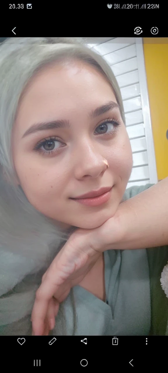 Generate profile foto Realistic Woman Brown Hair Aduler Looks Straight Ahead Age 20 Years Old Held
For profile foto for instagram