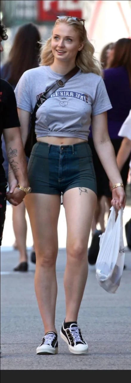 Sophie Turner photorealistic nude