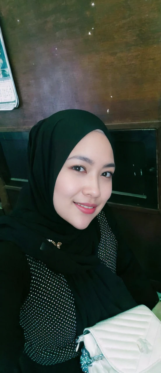hijab beauty, body portrait, 8k, thin and beautiful eyes, Dindal effect, masterpiece, top quality, high quality, high resolution, very detailed photo, (natural skin texture, fine skin, hyper realism, super sharpness) , high detail skin, (very fine, fine skin texture, intricate details, beautiful face, (real-like face), realistic eyes, beautifully detailed eyes, realistic skin, beautiful skin, surreal, Highly detailed, golden ratio, smiling eyes, ((night moonlight background)), body portrait, large rounded breasts, glamorous, shiny gown