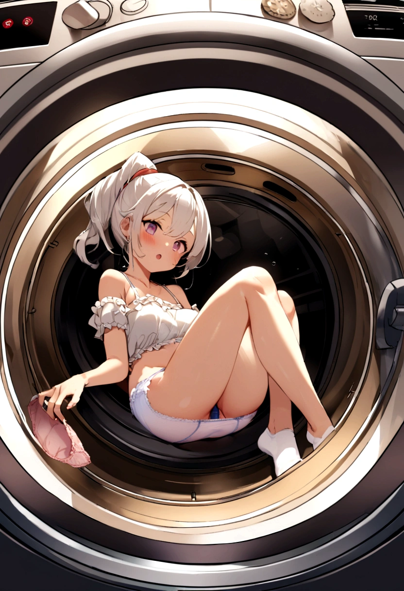 Coin laundry、In the washing machine、1 pair of panties、Forgotten underwear
