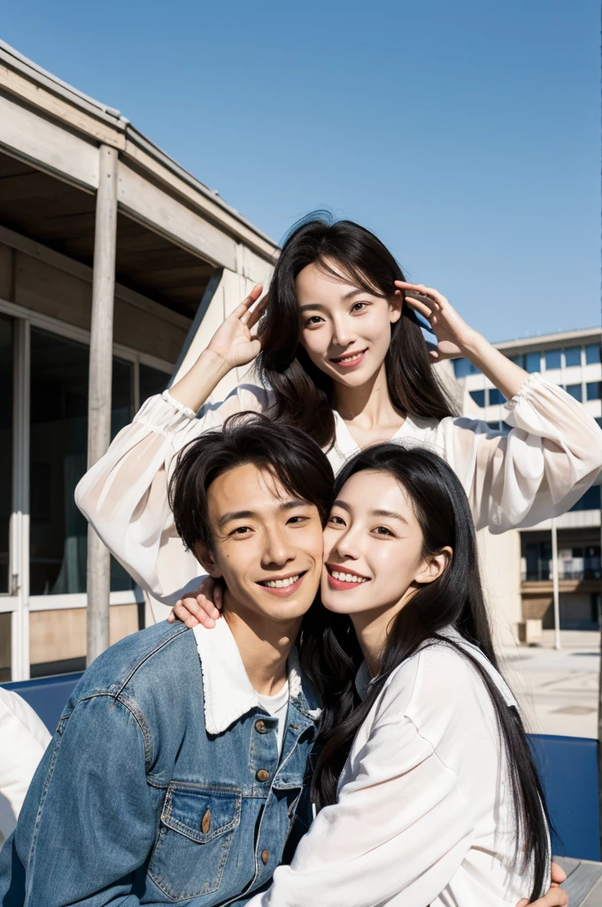 Des amis korean pose pour une photo, un air agréable, il on l'air responsable les uns des autres. Ils sont charismatiques, très bien détaillés, beaux visages, beaux yeux. À côté d'un lycée coréen. Style kdrama. Suspens. Ils ont tous 18 years. Lumières sombres. Bad guys. Lycéen, liberté, couché de soleil. Un garçon porte un chapeau de paille le sourire aux lèvres.
