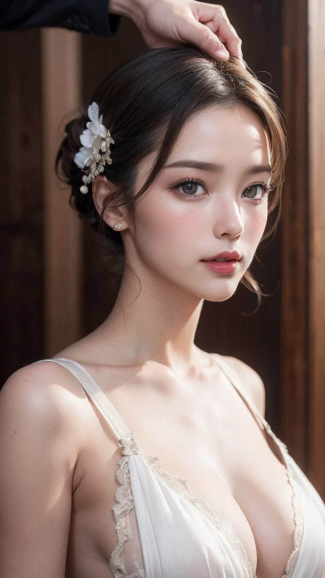 ((la plus haute qualité、in 8k、head of&#39;artwork:1.3))、(small tits:1.3)、(photorealistic、Style parfait:1.3)、(Beautiful 20 year old woman、one person woman:1.3)、(She has a thin waist and big breasts, comme une idole de gravure.、Highly detailed face and skin texture with beautiful eyes、points forts des yeux:1.3)、((cheveux blonds en queue de cheval:1.3))、(Femmes espagnol de style classe、La fermeture éclair de son sweat à capuche gris est ouverte, exposing her chest.、Leopard-print bodycon micro skirt:1.3)、((very tanned brown skin:1.4))、(Les lunettes glissent)、(Maquillage Kin-gal、In an individual tent、Se détendre sur un coussin、 lantern、evening、L&#39;interior of the tent is decorated with elegant and moody lighting.、slight smile:1.3)