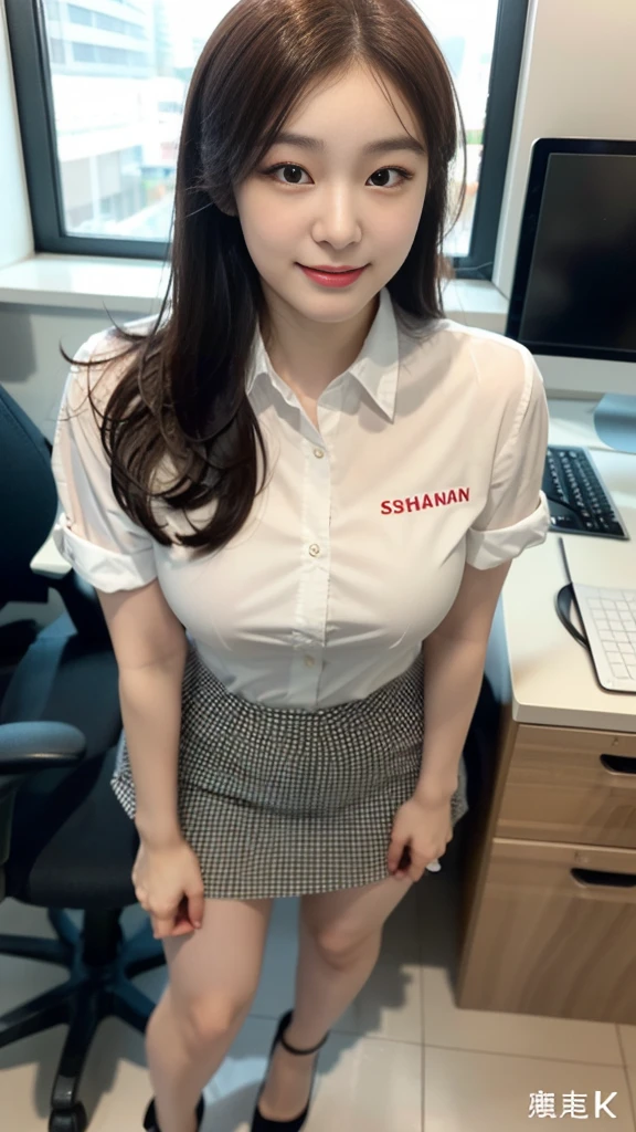 ((top-quality、masterpiece、photographrealistic:1.4、in 8K))、Beautuful Women1a person、25years old、beautiful hairl、delicate and beautiful face、Eyes and faces with detailed 、(Modern workplace with computer:1.2)、(Shirt:1.2)、(standing:1.2)、A smile、Beautiful lighting、Textured skin、Super Detail、high detailing、High quality、hight resolution、(looking at the viewers)、Detailed mouth、Opening Mouth、full body Esbian、tight skirts、Women at work、Fishnet Stockings、Coffee、window、Women who can work、high-heels, short hair