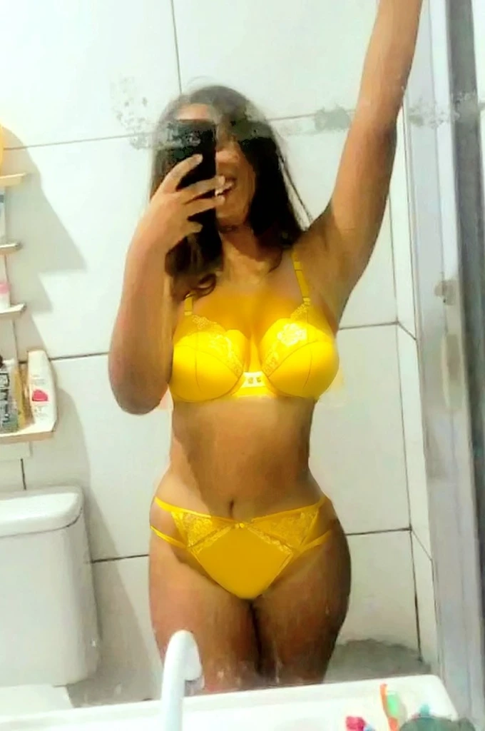 rose, bra