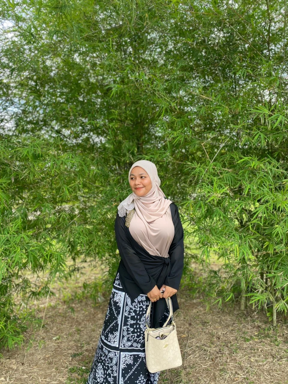High resolution UHD, Improvement of quality, Soft lighting, Highly detailed, Very detailed on clothes, high quality clothes, Advanced Details, Sharp Focus, High resolution, Big Breasts, Breasts Covered With Hijab and Dress, Real clothes, Real Lighting, Same clothes, Same Clothes With Big Breasts, Big Boob Undershirt Covered, Malay Girl Wear Hijab