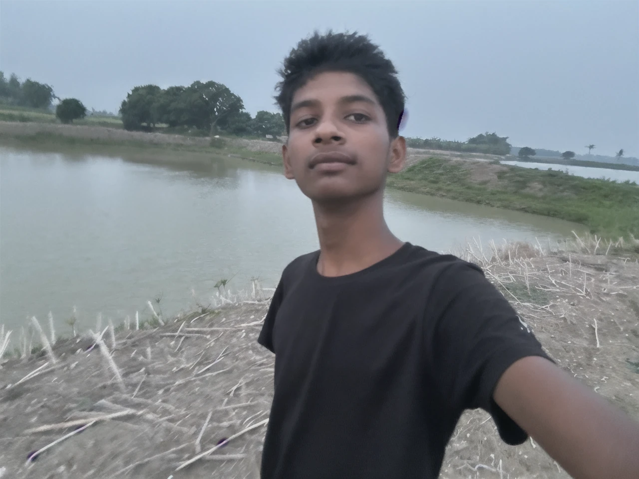 masterpiece, absurdres , (intricate details), (colorful),cinematic lighting,bust shot,extremely detailed CG unity 8k wallpaper ,hinata\(boruto\), 1girl, solo,mature female, arm up, looking at viewer, sports bra, locker room,cowboy shot, 