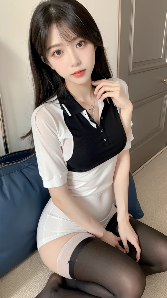 polo shirt、pantyhose/stockings、pendant、,revealing