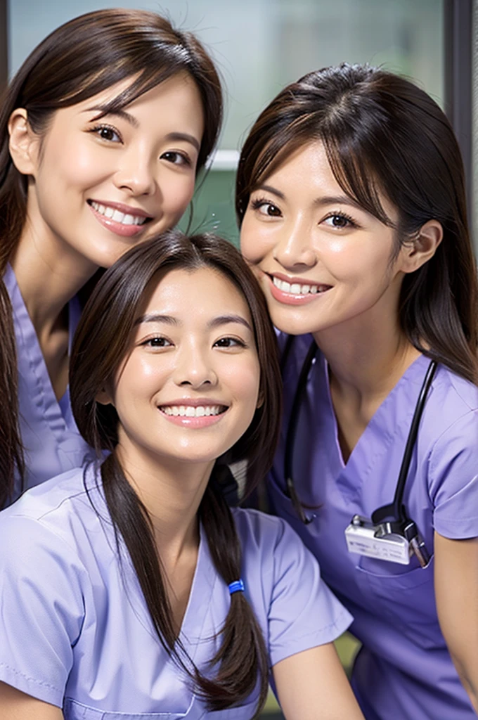Dental hygienist, only two women　Side by side, smiling, wearing brown medical scrubs　Brown, short sleeves, cute, Japanese, black hair, female, early 20s　Upper body close-up　high resolution　Highest quality　　Don&#39;t press your face too much