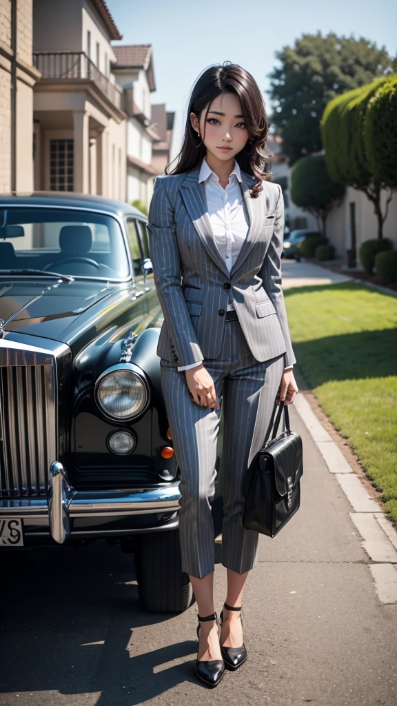 Grey striped custom suit、White Rolls Royce、Modern mansion