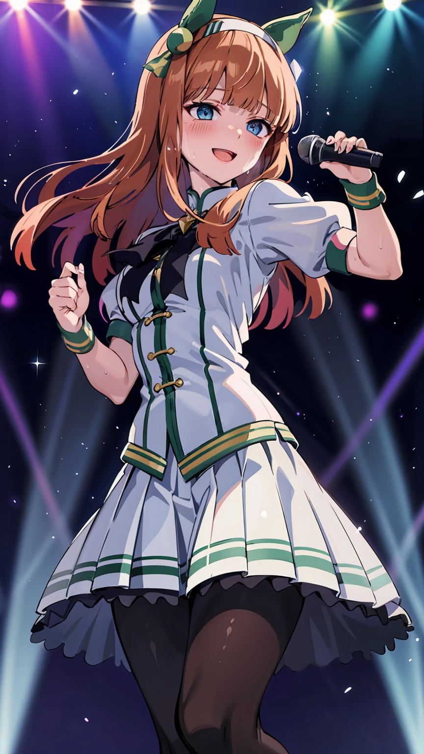 Holding a microphone in one hand、singing、A big smile、shout、intense dance、dance、足を上げてdance、Best image quality、High resolution、masterpiece、super high quality、Live Performance Venues、Large crowd、Many penlights、Sweaty、Very short pleated skirt、Heavy breathing、Blushing、4K quality、Black Pantyhose、Voluptuous thighs