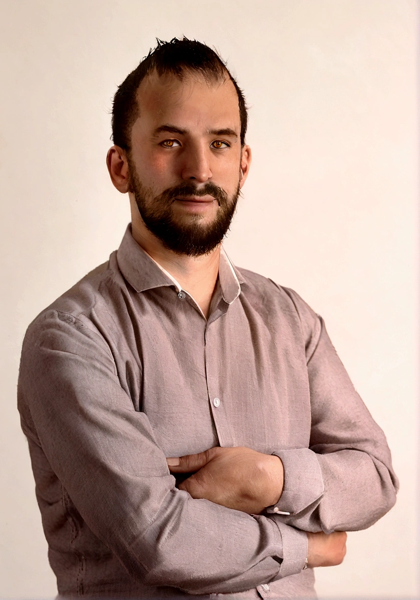 Homem com barba e camisa rosa posando para foto, Alexandre Bourlet, jouandeau romano, mateo dineen, Juanjo Garrido, ludovic plouffe, diego fernandez, Pablo Dominguez, foto de perfil profissional, Zachary Corzine, Paulo Olivera, alexandre ferra, Alexandre Chaudret, Simon Stalberg