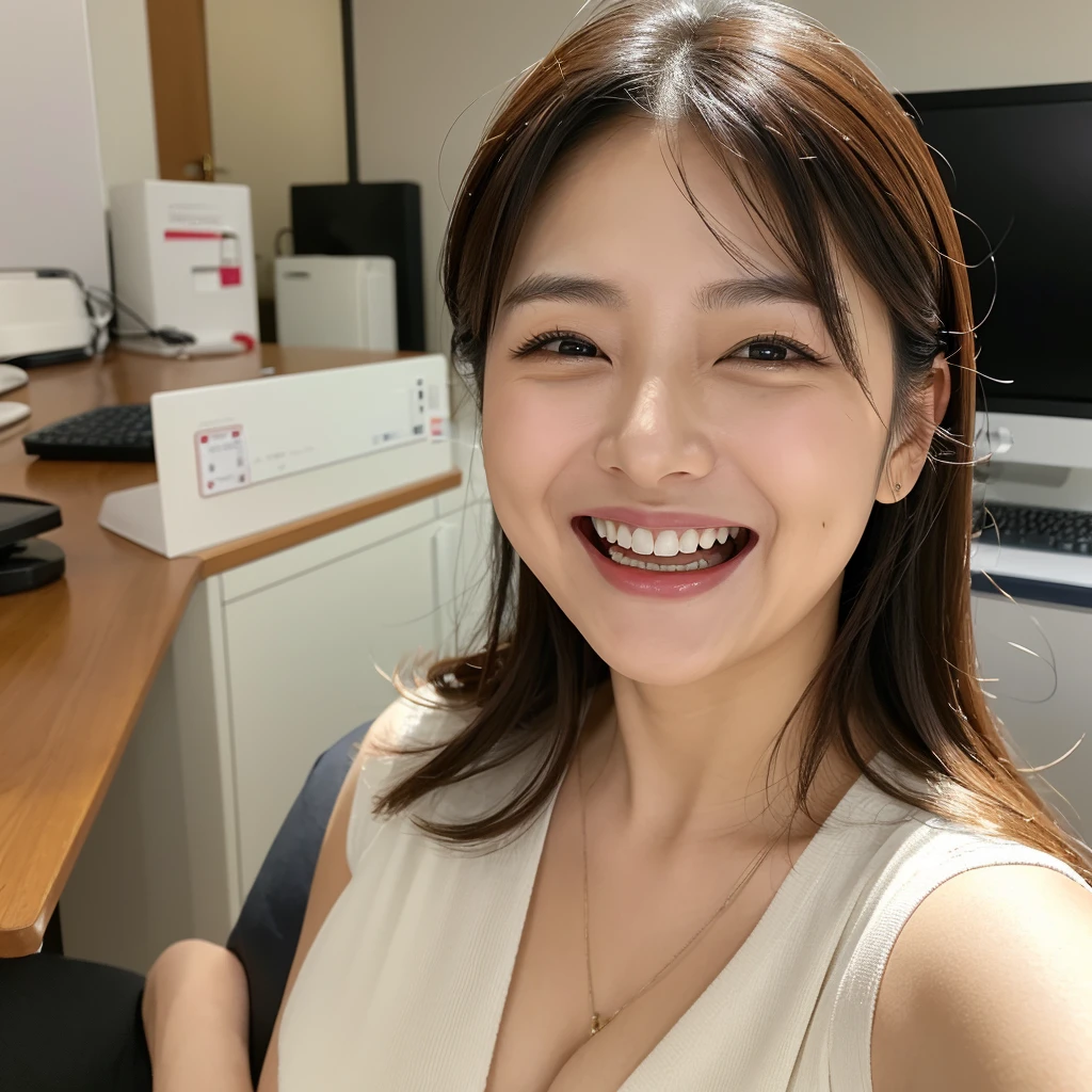 Laughing Japanese office lady、office、masterpiece, Highest quality, Photorealistic、Laughing with your mouth open、Smiling at the camera