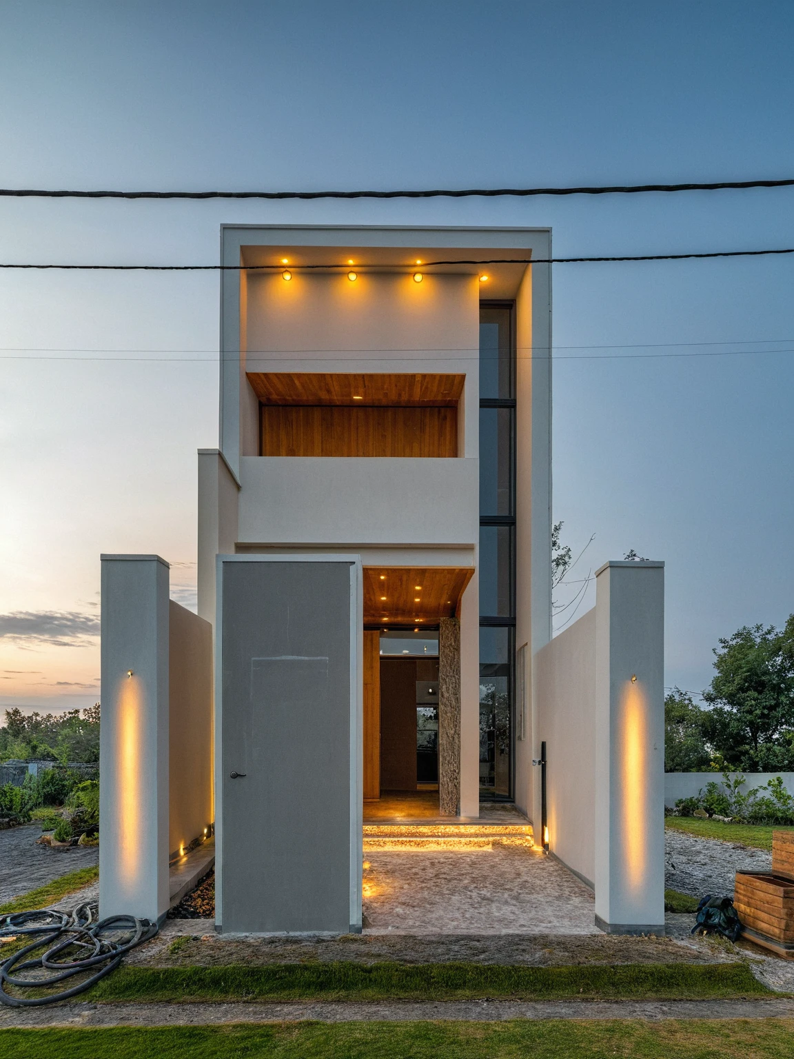 head of&#39;artwork, High quality, best quality, authentique, great detail, En plein air, villa de plain-piedXL, credit group, style de maison moderne dans la rue ,stairs, white wall ,road,pavement, grass, trees, sky, nuvens, (day light:1.1)
